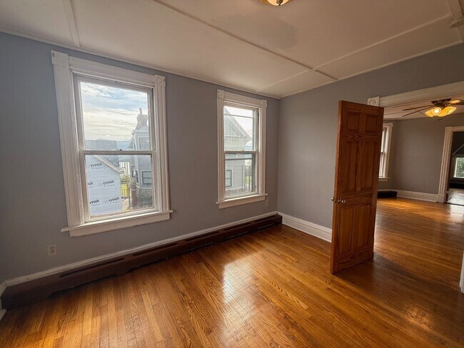 Foto del edificio - 10 Courtney Ave