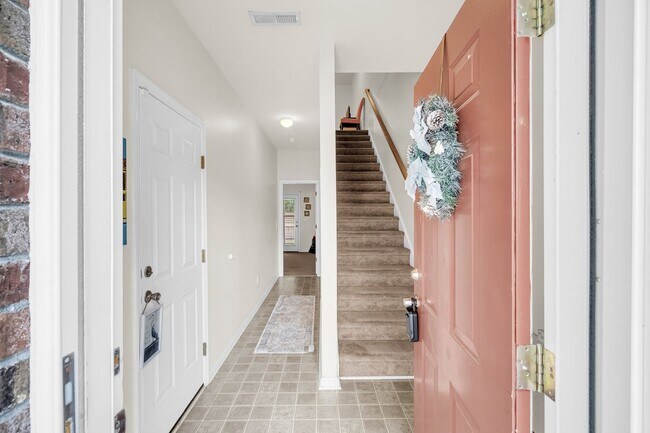 Foto del edificio - Spacious End Unit Townhome with a Flex Space!