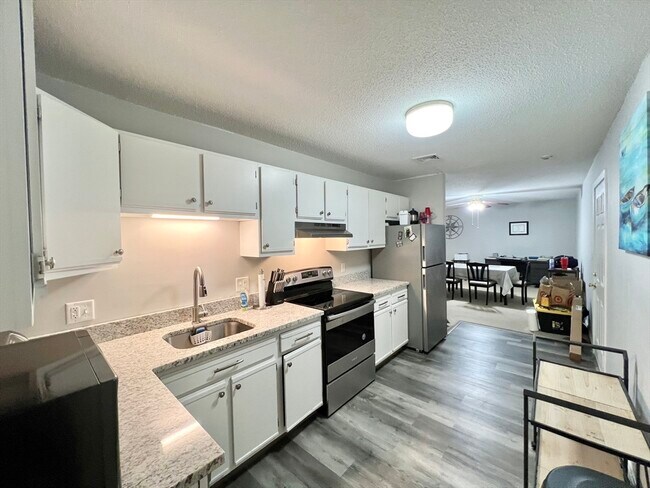 Foto del edificio - 1506 Gorham St