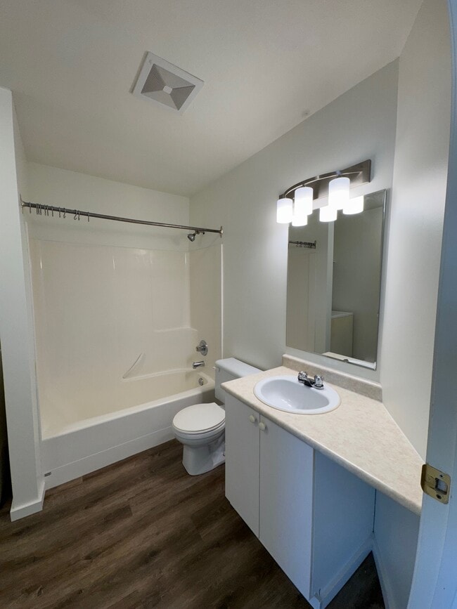 Building Photo - 8915-881A 81a St