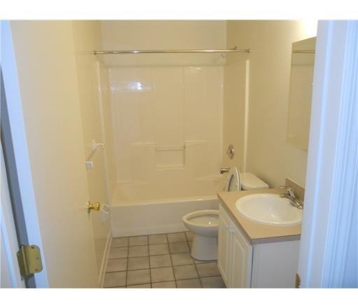 Building Photo - 1206 Duke Dr