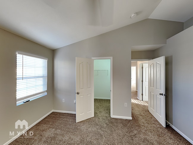 Building Photo - 303 Holton Dr