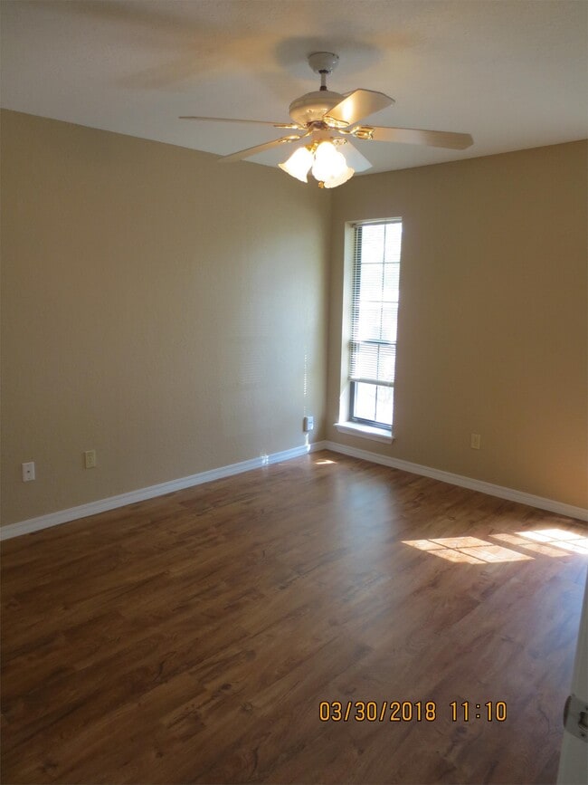 Building Photo - 1329 Greenfern Ln