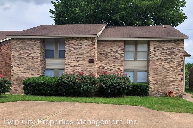 Building Photo - 2609 Pecan Knoll St