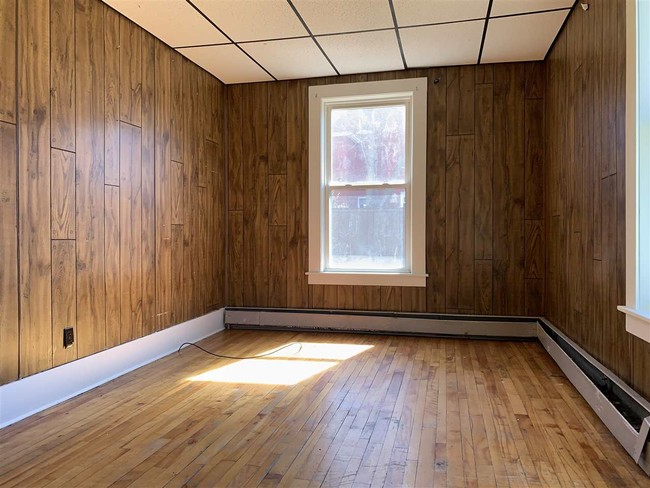 Building Photo - 622 Burgess St