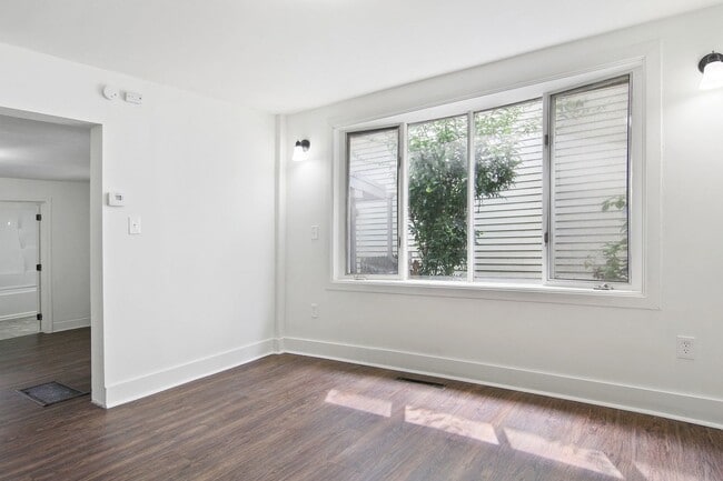 Building Photo - Coming Soon! Bright and Cozy 2 Bedroom, 1 ...