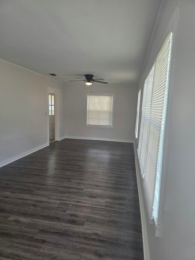 Foto del edificio - 906 Quinn St