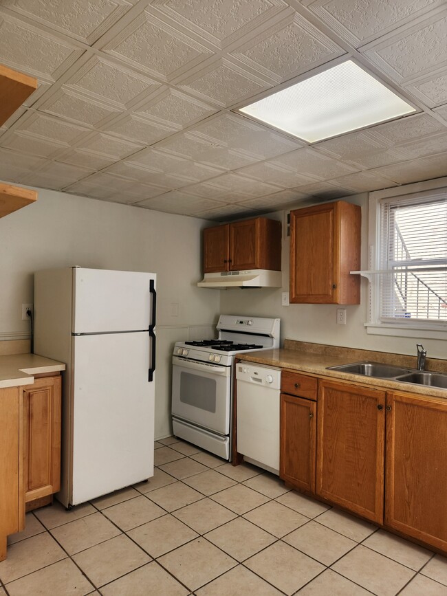 Building Photo - 1137 Battery Ave