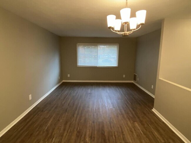 Foto del edificio - 7857 Harrison Ave