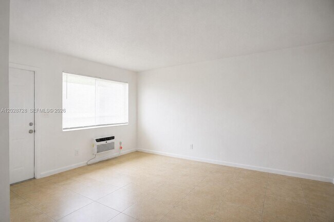 Building Photo - 932 Moffett St