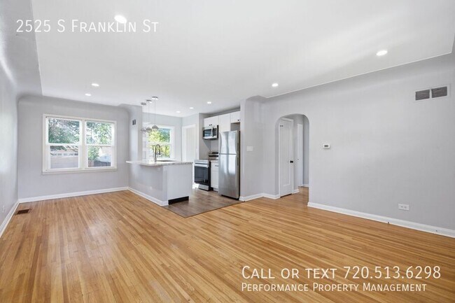 Foto del edificio - 2525 S Franklin St