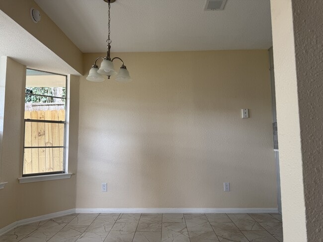 Foto del edificio - 1409 Opal Rd