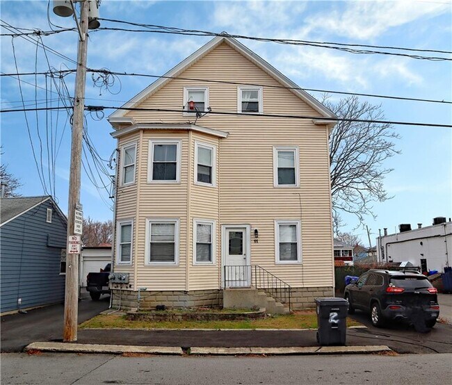 Building Photo - 11 Garfield St