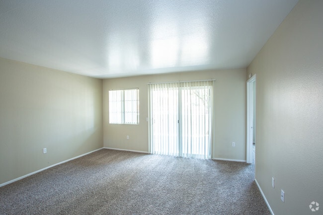 2HAB, 2BA - 952 ft² (renovado) - Redlands Towne Square