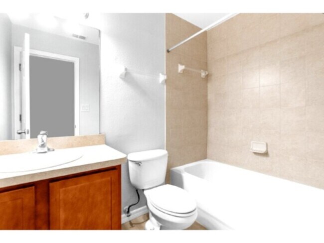 Foto del edificio - 5551 Executive Dr