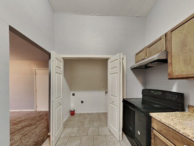 Foto del edificio - 2405 Cripple Creek Dr