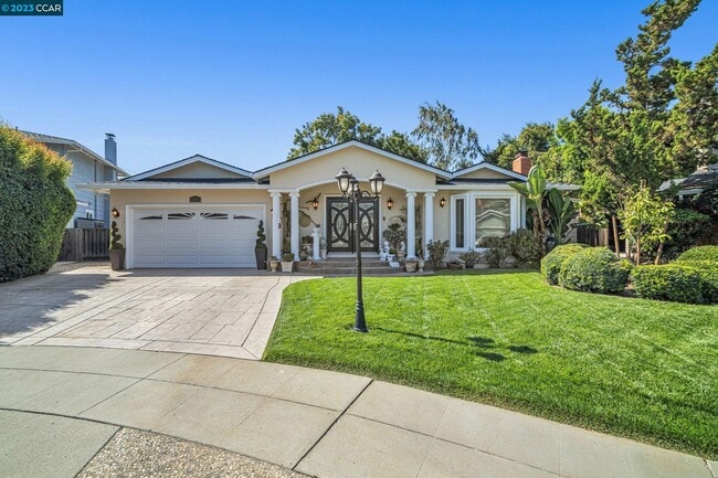 Building Photo - 2443 Raleigh Dr