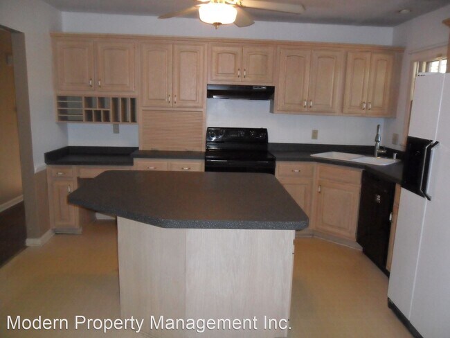 Building Photo - 4 br, 2 bath House - 3267 Aqueduct Drive