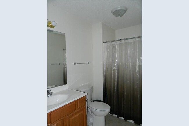 Foto del edificio - BEAUTIFUL 2 BED/ 2 BATH CONDO Coming Soon!!!