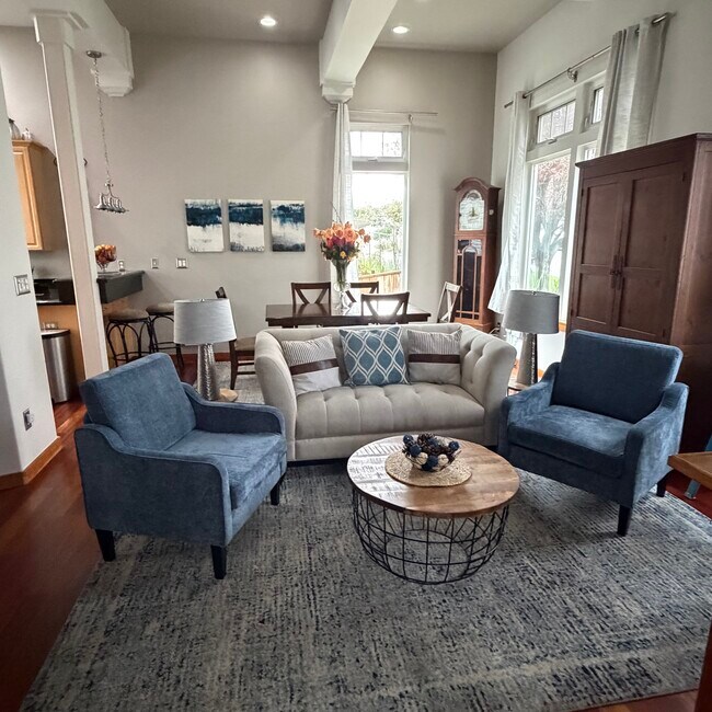 Living room, dining room, kitchen, half bath and bbq grill deck on main floor - 1911 24th Ave S