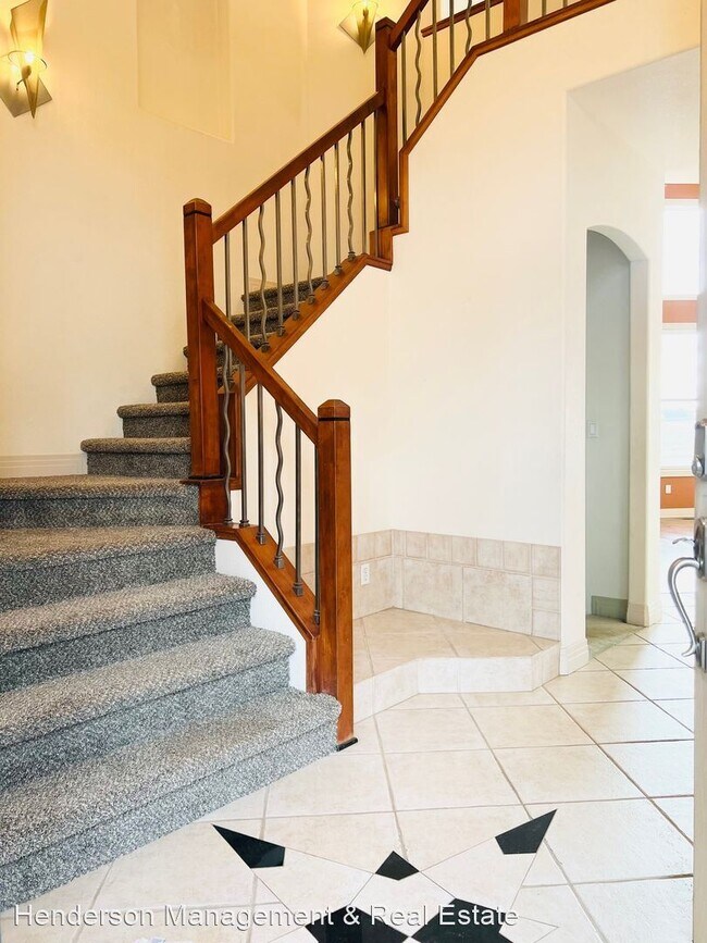 Building Photo - 4 br, 3.5 bath House - 667 Parliament Ct