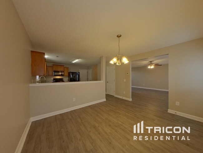 Foto del edificio - 6651 Wicked Oak Ln