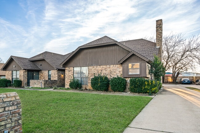 Building Photo - 7224 Fuller Cir