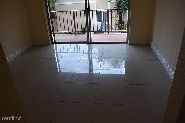 Building Photo - 800 SW 129th Pl