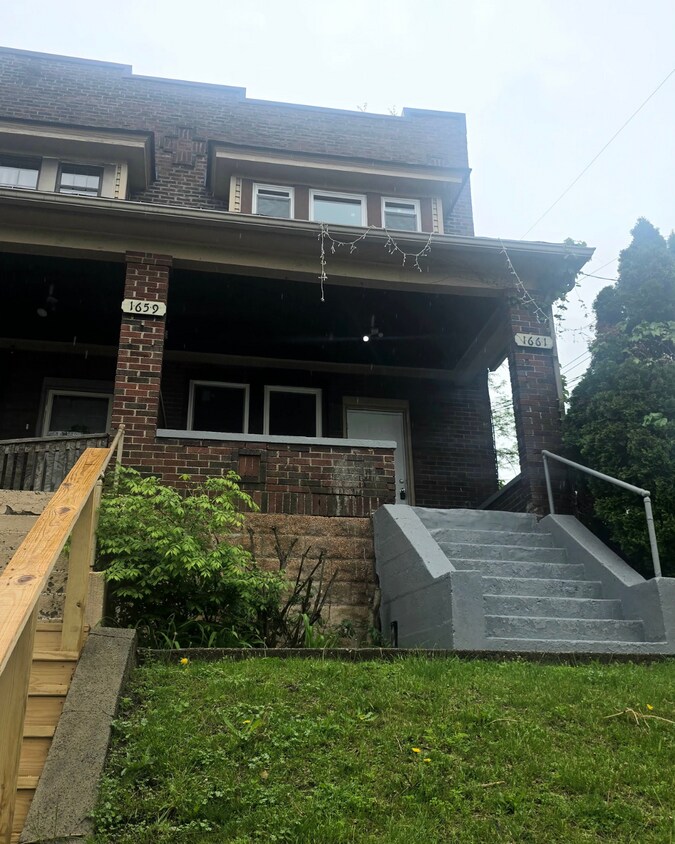 Foto principal - 1661 Methyl St