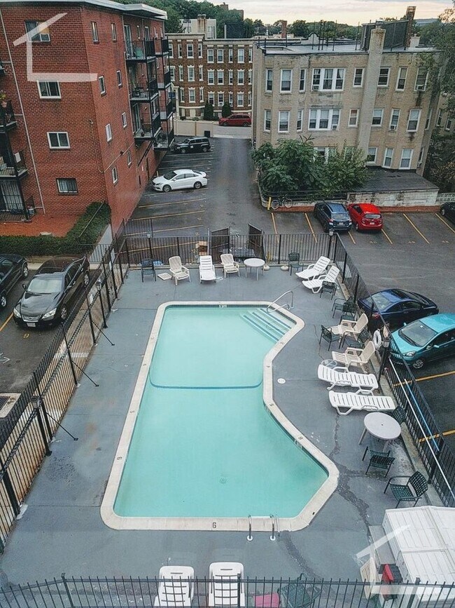 Foto del edificio - 280 Corey Rd