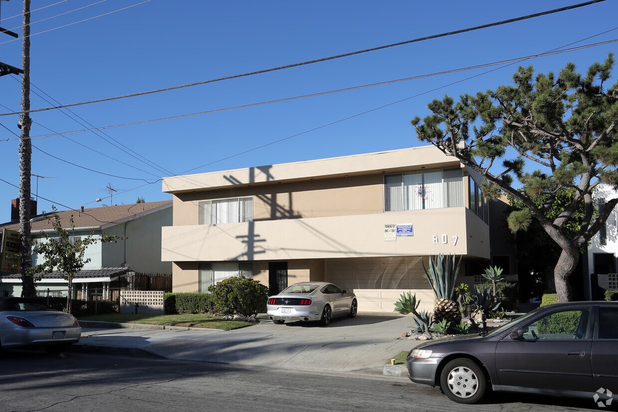 807 Edgewood St, Inglewood, CA 90302 Apartments in Inglewood, CA