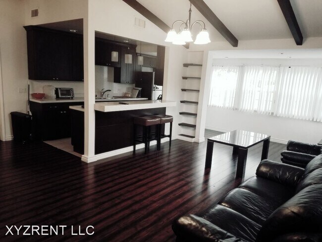 Foto del edificio - 10385-10389 W Olympic Blvd