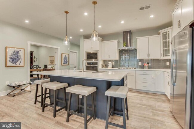 Foto del edificio - 4000 Herons Nest Wy