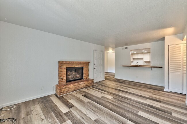 Foto del edificio - 3790 Shirebrook Dr