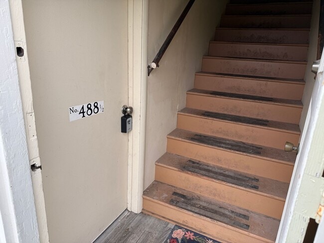 Foto del edificio - Large downstairs 1 bedroom apartment!