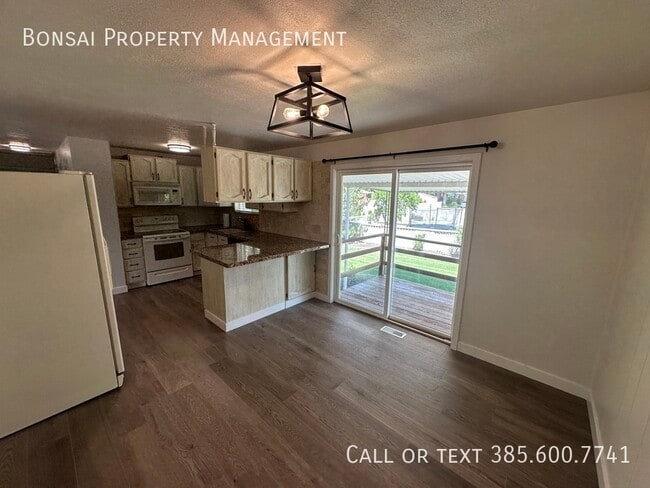 Building Photo - 8625 S Spartan Dr