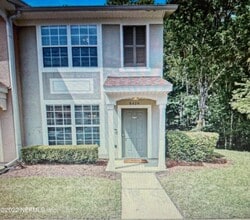 Building Photo - 8424 Thornbush Ct