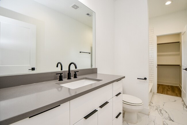 Foto del edificio - 2404 Hadley St
