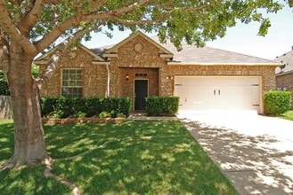 Building Photo - 9732 Kingsmill Dr