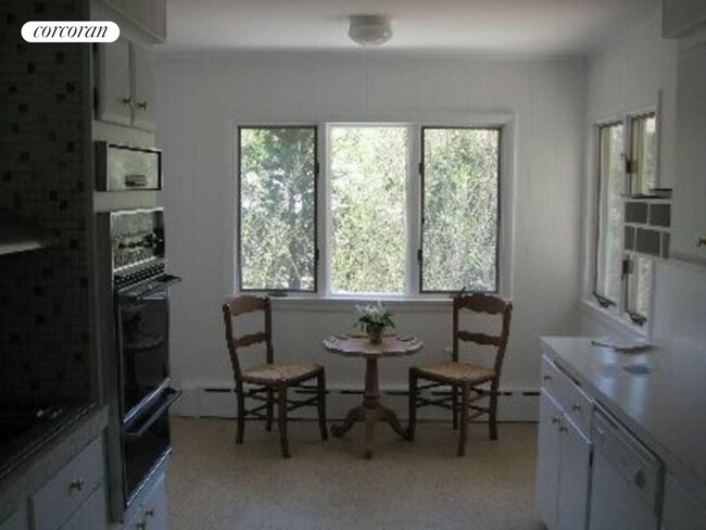 Foto del edificio - 6 Scotts Landing Rd