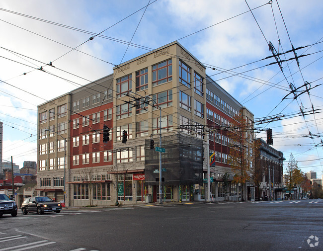 Foto del edificio - The Broadway Crossing