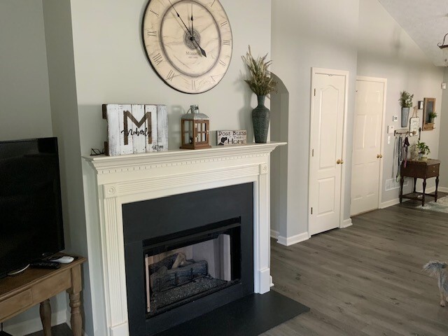 Foto del edificio - 329 White Oak Way