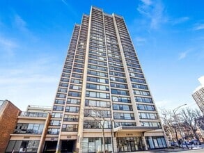 Building Photo - 1850 N Clark St
