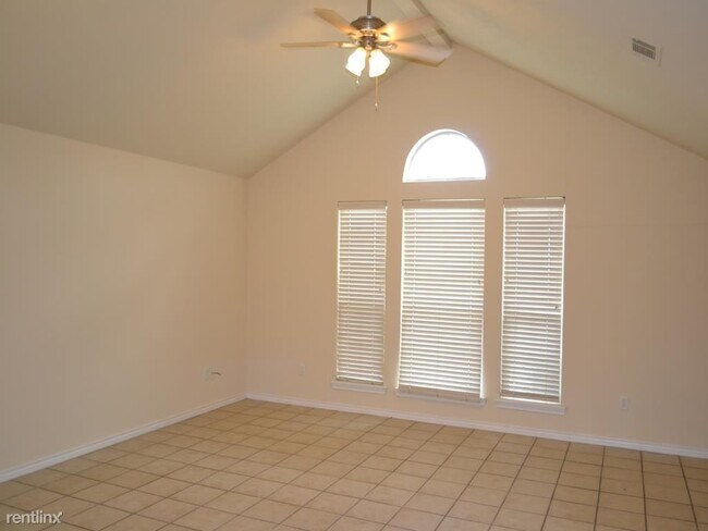 Foto del edificio - 3 br, 3 bath Duplex - 3828 Oldenburg Ln 3828