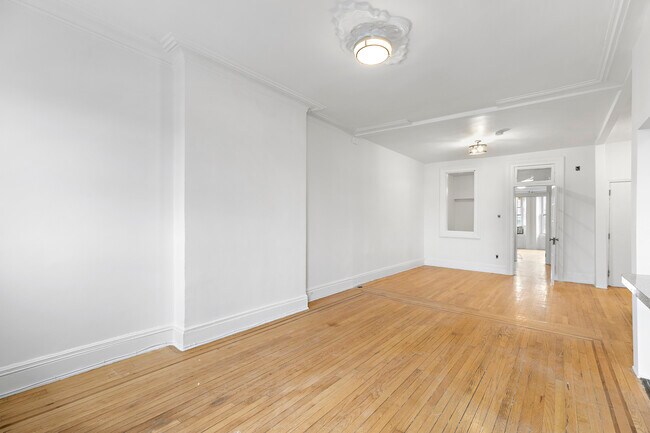 Foto del edificio - 1032 Washington St