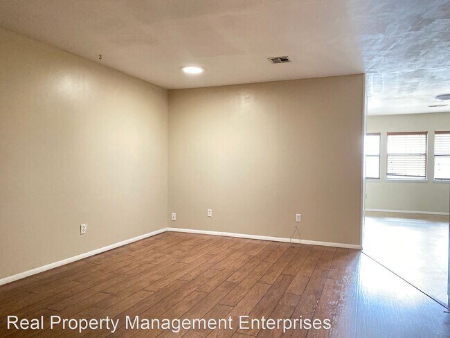 Building Photo - 3 br, 2 bath House - 9624 NE 4th St