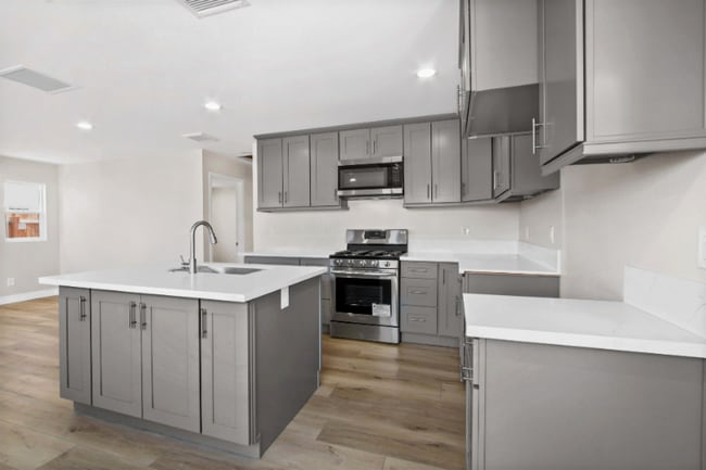 Building Photo - 13396 Magnolia St