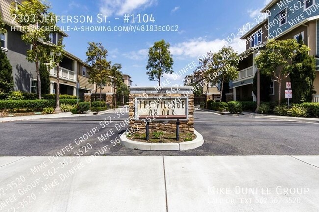 Building Photo - 3 Bedroom Townhome in Old Torrance Area