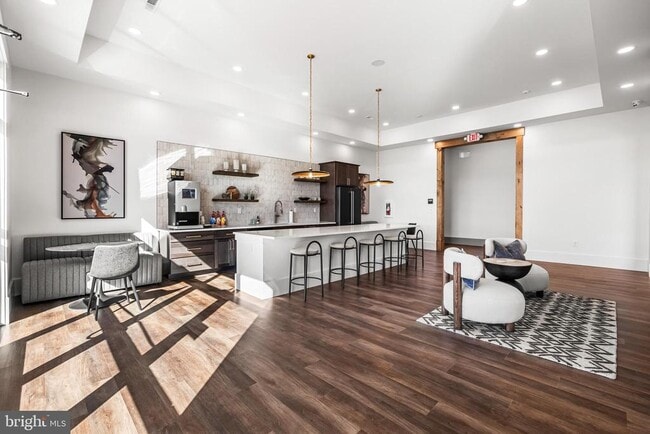 Building Photo - 2623 Maplewood Cir