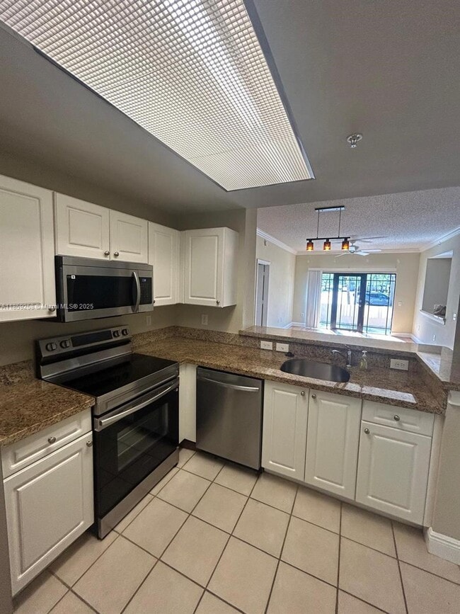 Building Photo - 2809 Amalei Dr